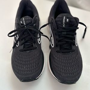 Mens Brooks Glycerin 19. Like new
